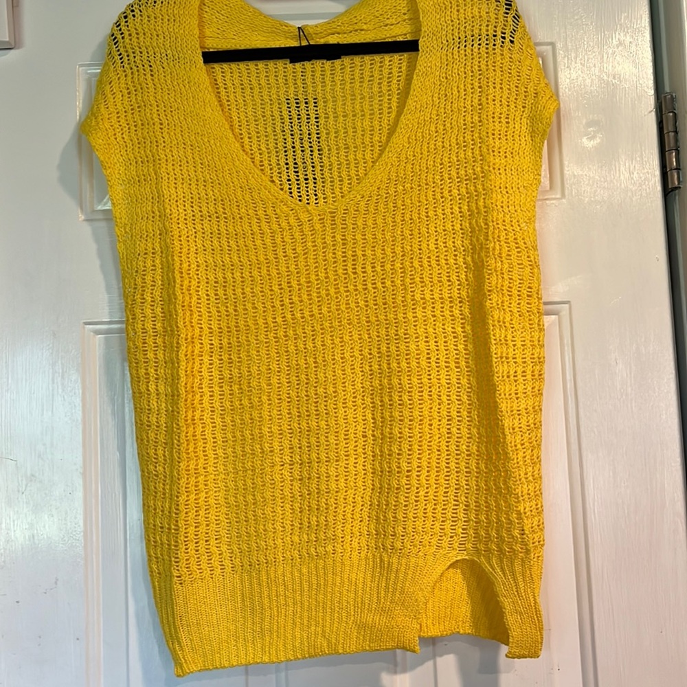 Yellow sleeveless sweater NWT